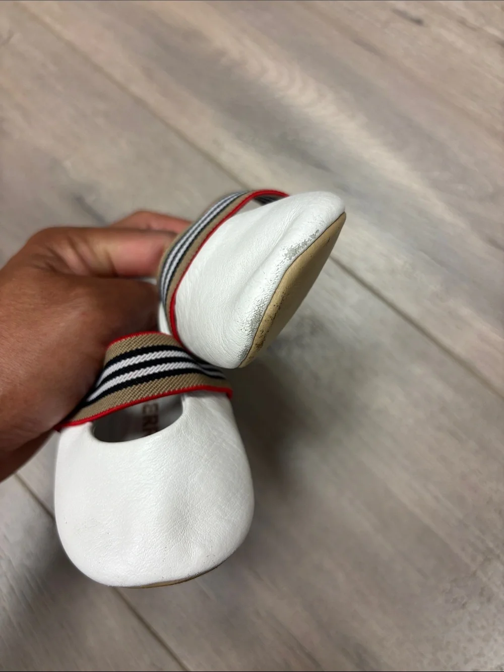 Burberry classic white